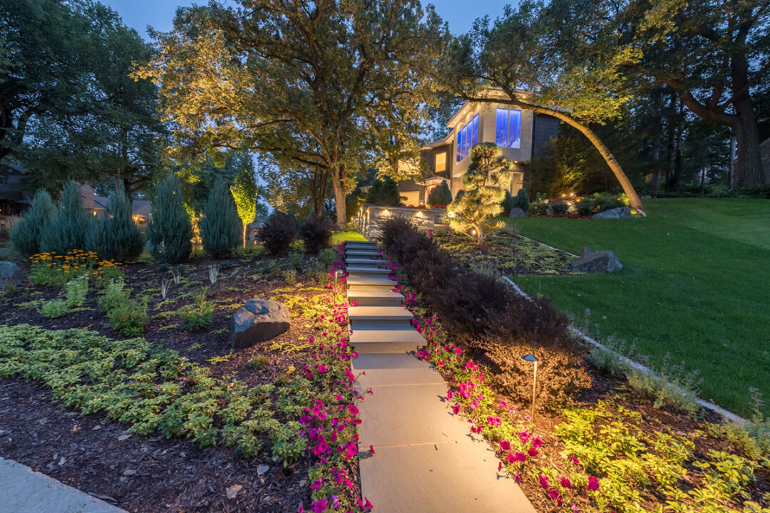 Modern-Front-Entry-with-outdoor-lighting-in-minnetonka-mn