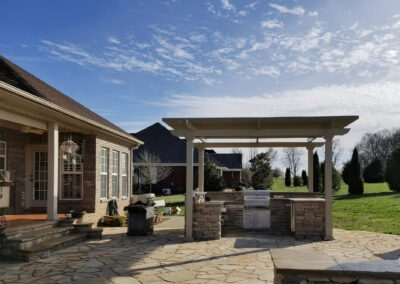 TEMO operable pergola freestanding with grilling station